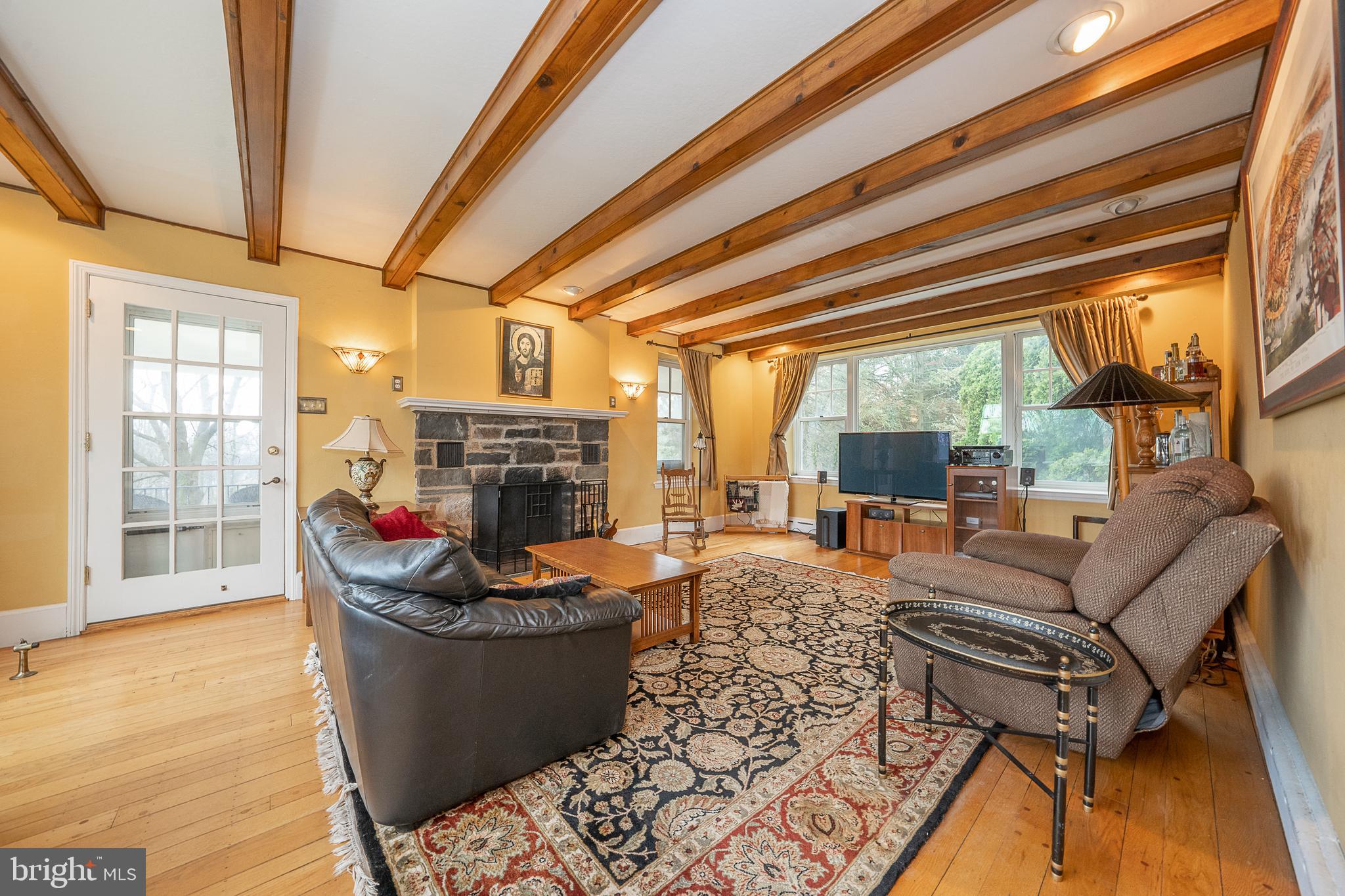 1121 North Trooper Road Eagleville, PA 19403 - Photo 5 of 70 Living room