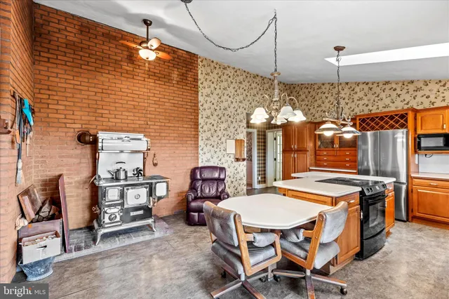 $659,900 | 320 Dubs Church Road, Hanover, PA 17331