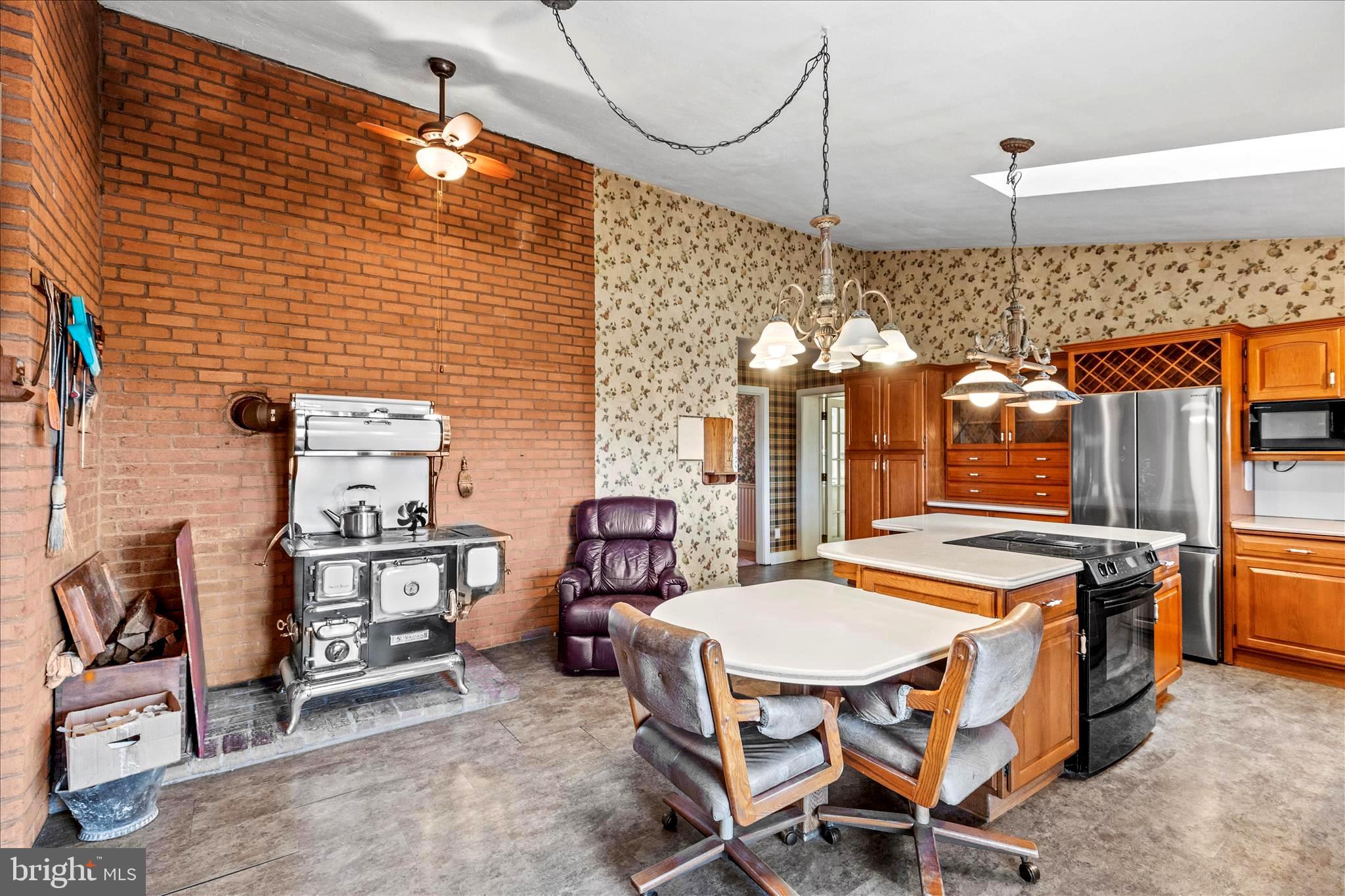 320 Dubs Church Road Hanover, PA 17331 - Photo 17 of 98