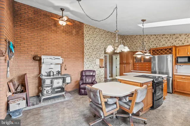 $659,900 | 320 Dubs Church Road, Hanover, PA 17331