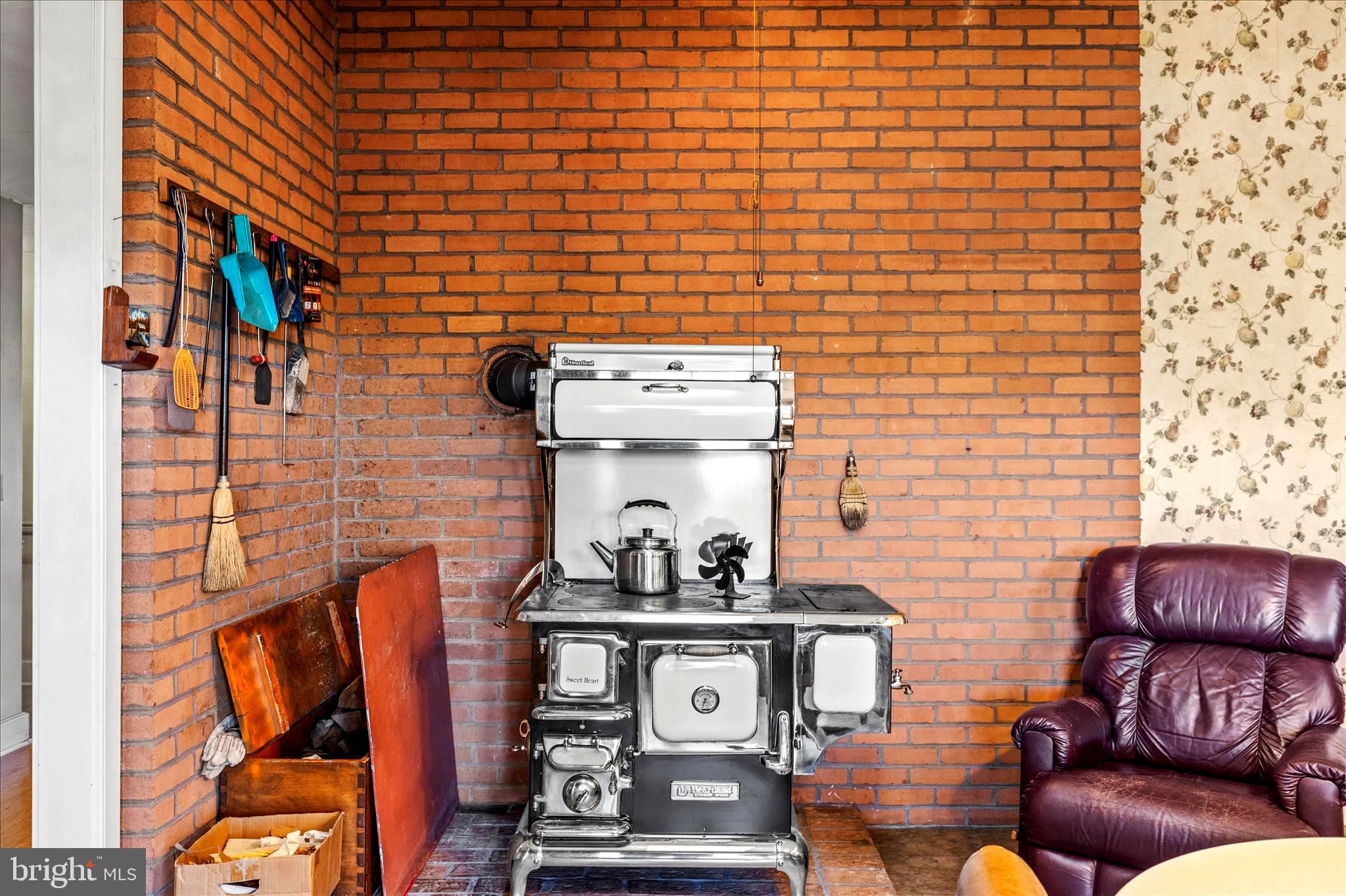 320 Dubs Church Road Hanover, PA 17331 - Photo 18 of 98 Heartland Stove