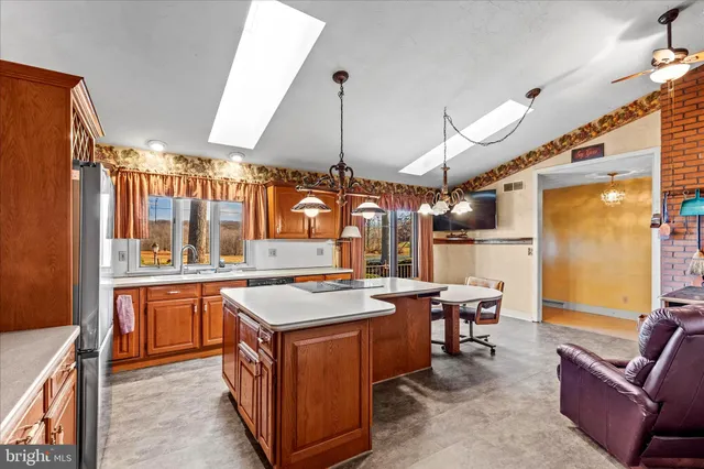 $659,900 | 320 Dubs Church Road, Hanover, PA 17331