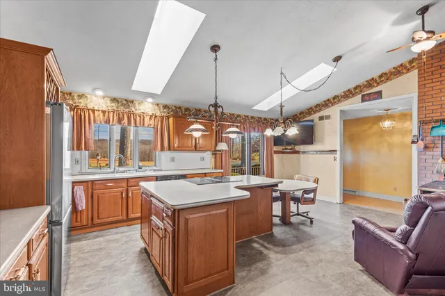 $659,900 | 320 Dubs Church Road, Hanover, PA 17331