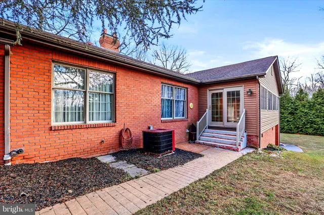 $659,900 | 320 Dubs Church Road, Hanover, PA 17331