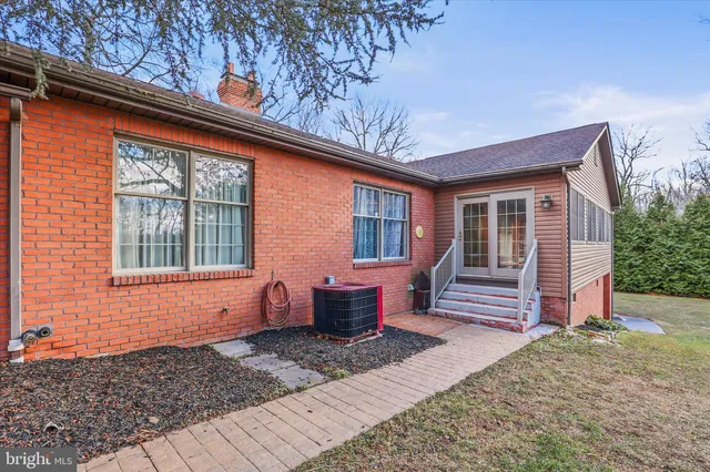 $659,900 | 320 Dubs Church Road, Hanover, PA 17331