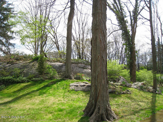 198 A Valley Road Cos Cob, CT 06807 - Photo 5 of 7 a view of a garden from a yard