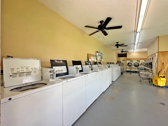 $1,300 | 1021 Southeast Monterey Road, Unit A22, Stuart, FL 34994