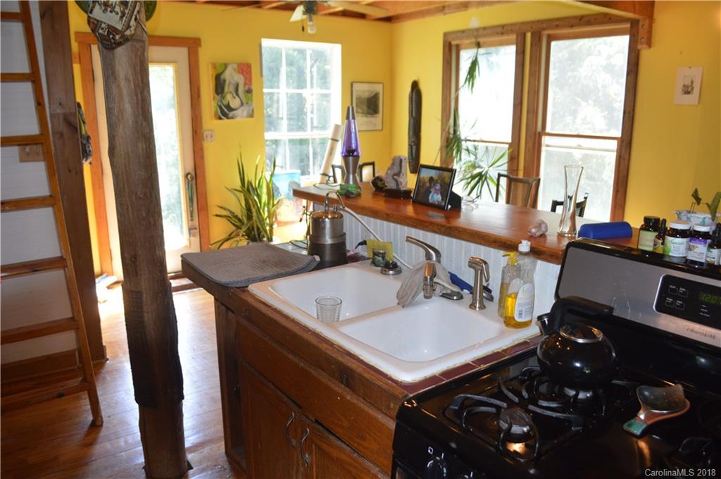 611 Old Fort Road Fairview, NC 28730 - Photo 8 of 13 Gallery Image 8