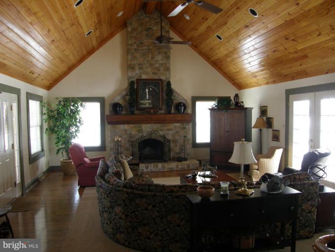 7660 Stone Bridge Road Greencastle, PA 17225 - Photo 6 of 30 Great Room