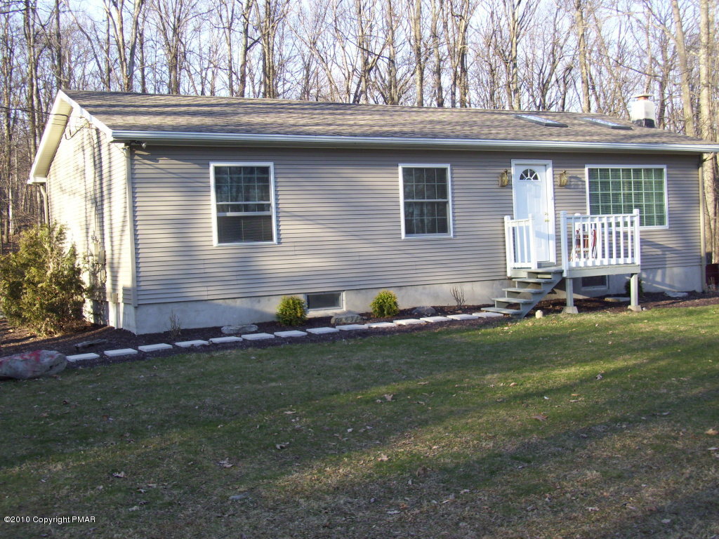 3 Hemlock Road Tannersville, PA 18372 - Photo 1 of 35 Front of House