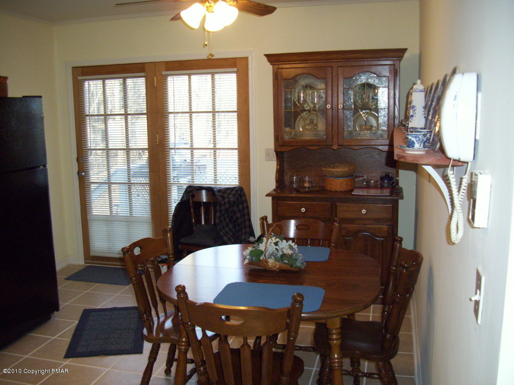 3 Hemlock Road Tannersville, PA 18372 - Photo 11 of 35 Kitchen