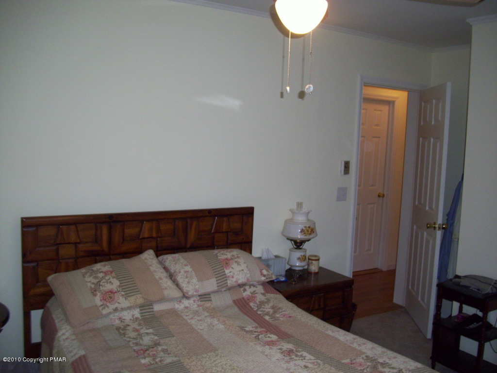 3 Hemlock Road Tannersville, PA 18372 - Photo 16 of 35 Master Bedroom