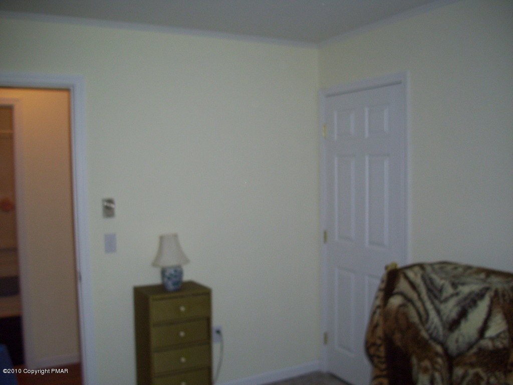 3 Hemlock Road Tannersville, PA 18372 - Photo 18 of 35 2nd Bed Room