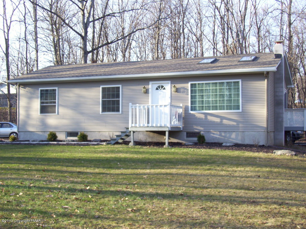 3 Hemlock Road Tannersville, PA 18372 - Photo 2 of 35 House