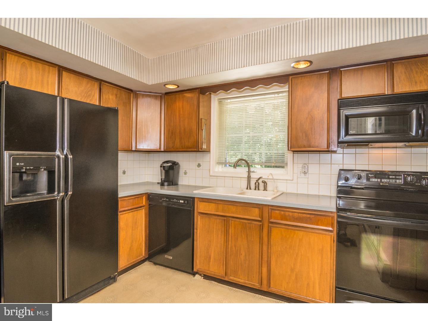 97 Derstine Road Hatfield, PA 19440 - Photo 10 of 25 Kitchen