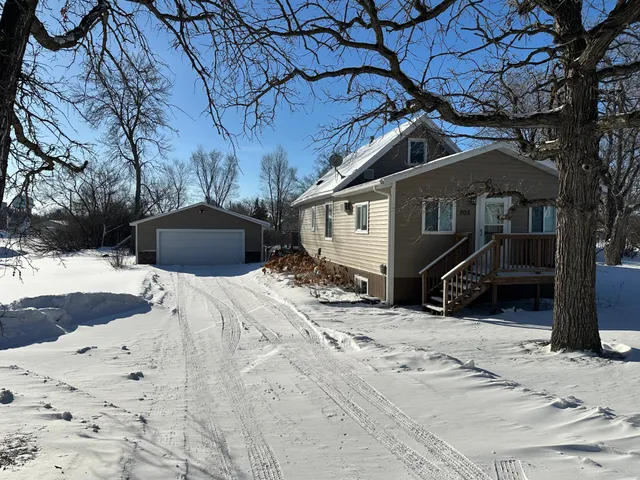$289,900 | 705 Grant Street West, Detroit Lakes, MN 56501