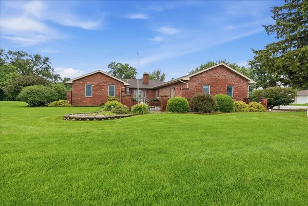 $220,000 | 404 Clayton Drive, Watseka, IL 60970