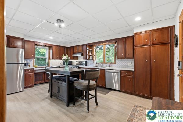 2021 Leithsville Road Hellertown, PA 18055 - Photo 12 of 39