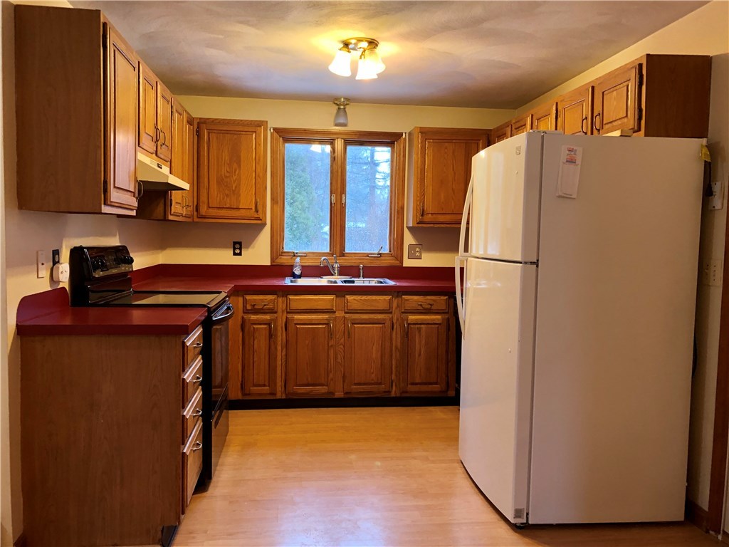 3 Colvintown Road Coventry, RI 02816 - Photo 4 of 23