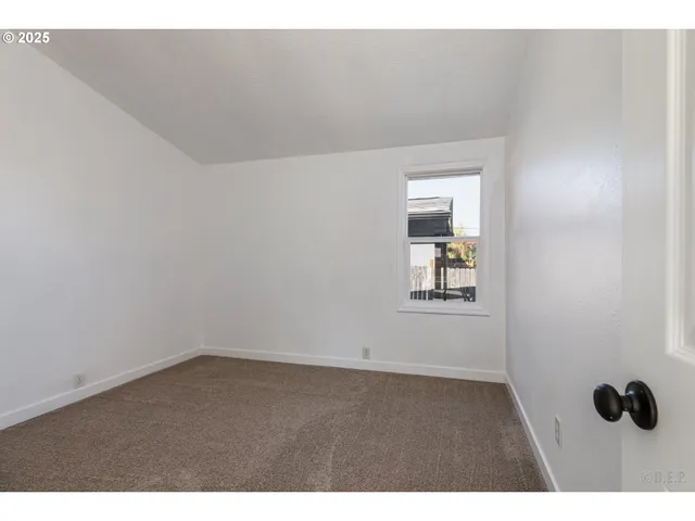 $299,999 | 29590 Fir Street, Rainier, OR 97048