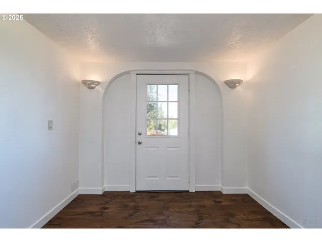 $299,999 | 29590 Fir Street, Rainier, OR 97048