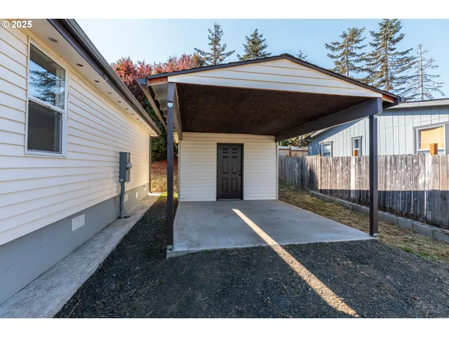 $299,999 | 29590 Fir Street, Rainier, OR 97048