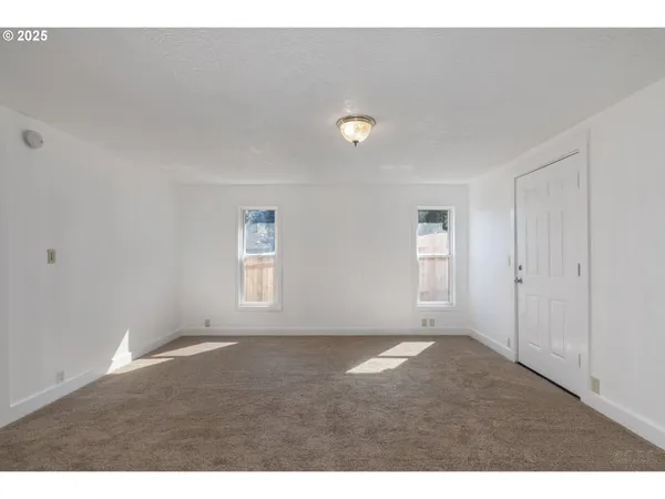 $299,999 | 29590 Fir Street, Rainier, OR 97048