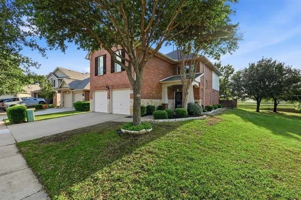 $459,900 | 377 Kirby Drive, Lantana, TX 76226