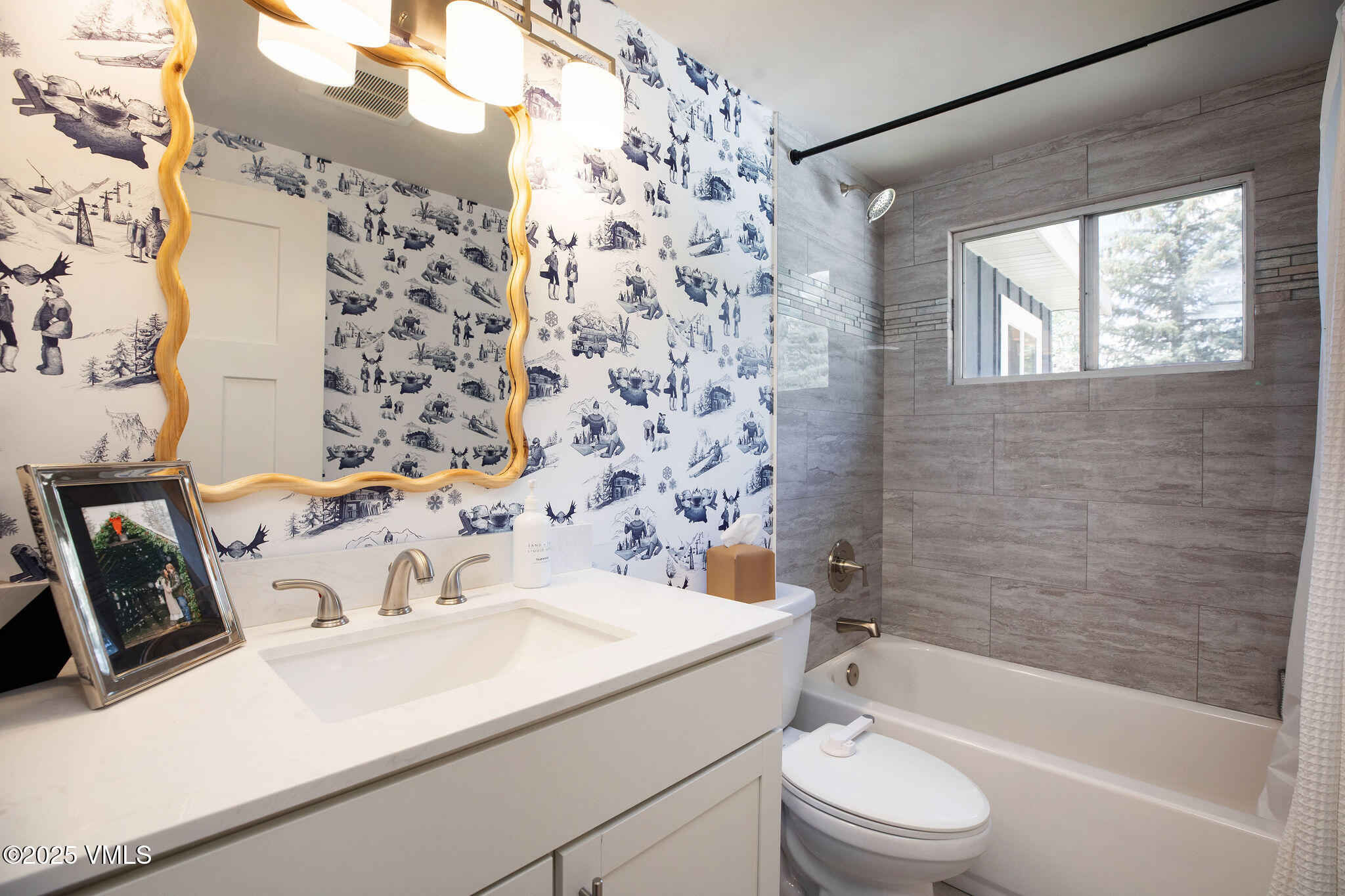 349 Whiting Road Eagle, CO 81631 - Photo 9 of 16 349_whiting_rd_interior_bath01