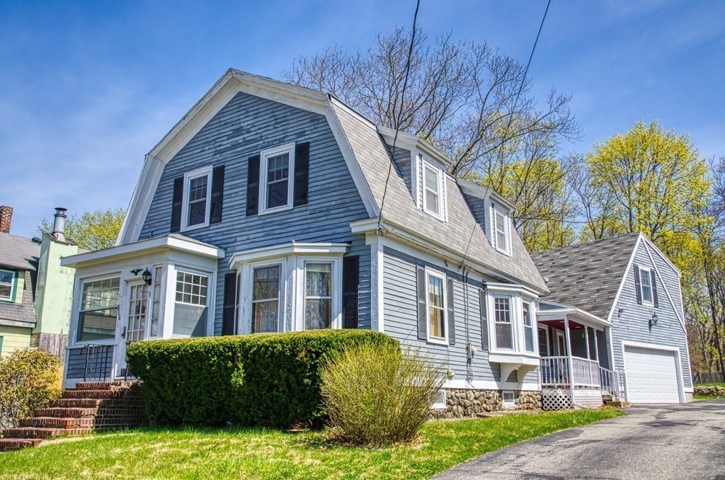 511 Maple Street Danvers, MA 01923 - Photo 3 of 28