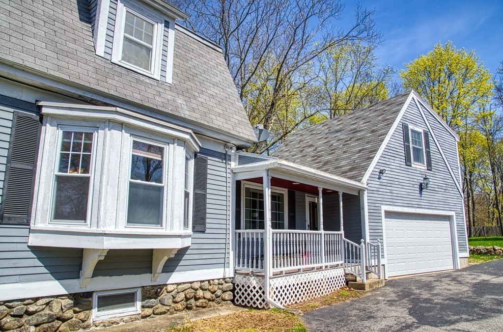 511 Maple Street Danvers, MA 01923 - Photo 4 of 28