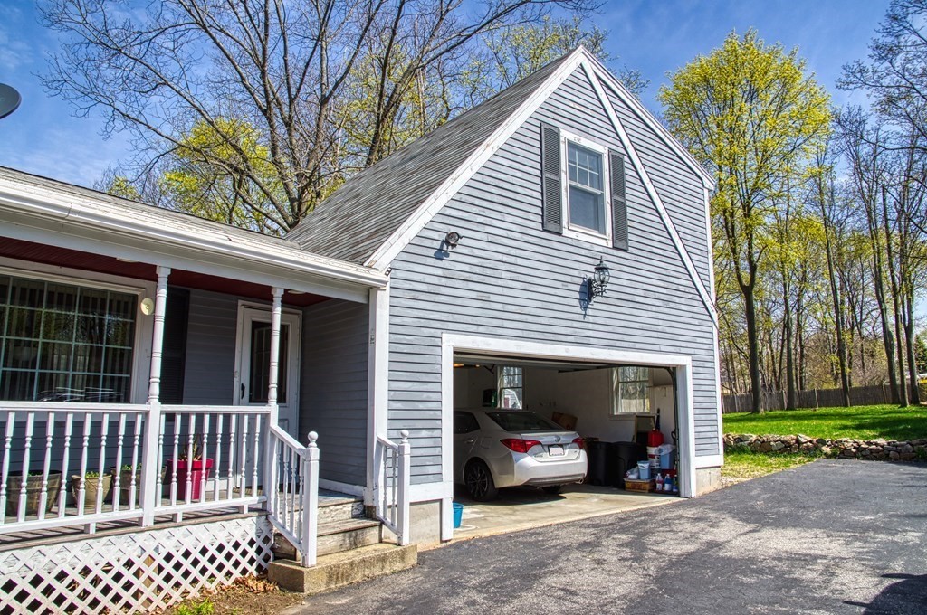 511 Maple Street Danvers, MA 01923 - Photo 5 of 28