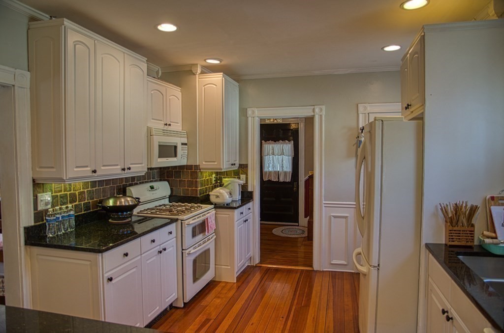 511 Maple Street Danvers, MA 01923 - Photo 10 of 28