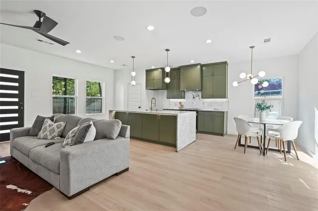 $365,000 | 2114 Kathleen Avenue, Dallas, TX 75216