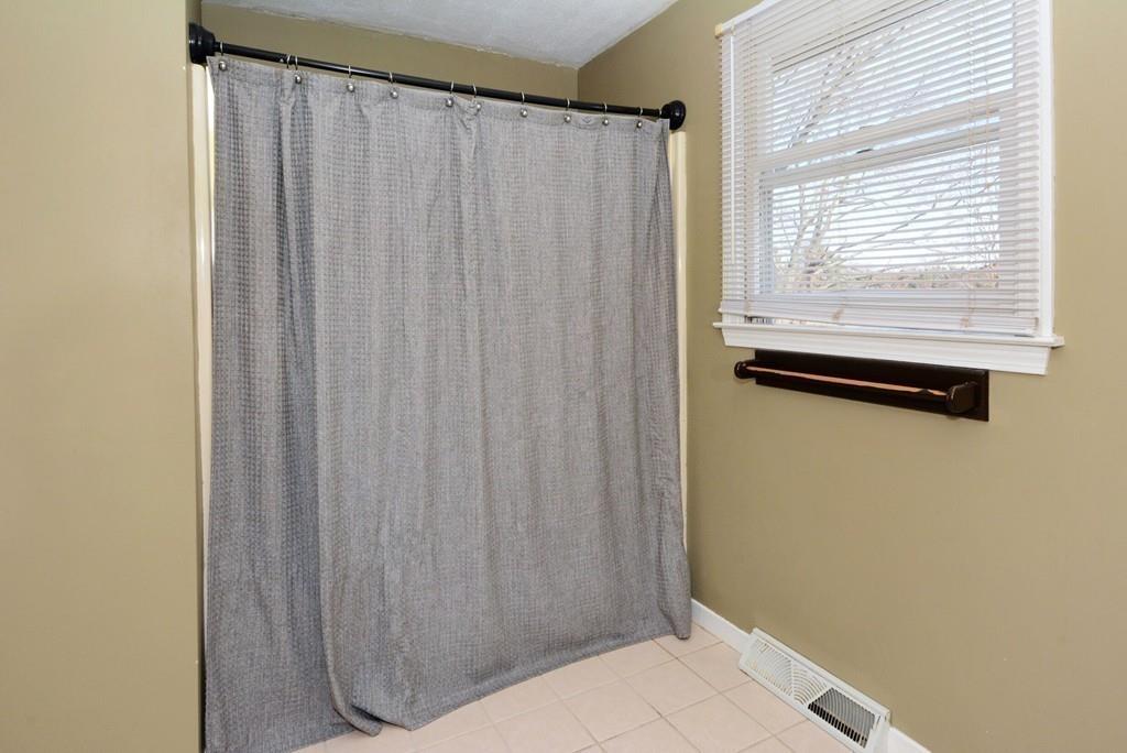 27 Frye Road Methuen, MA 01844 - Photo 19 of 23 Gallery Image 19