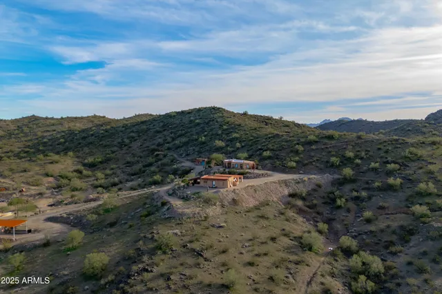 $1,400,000 | 69182 North Centennial Park Road, Salome, AZ 85348