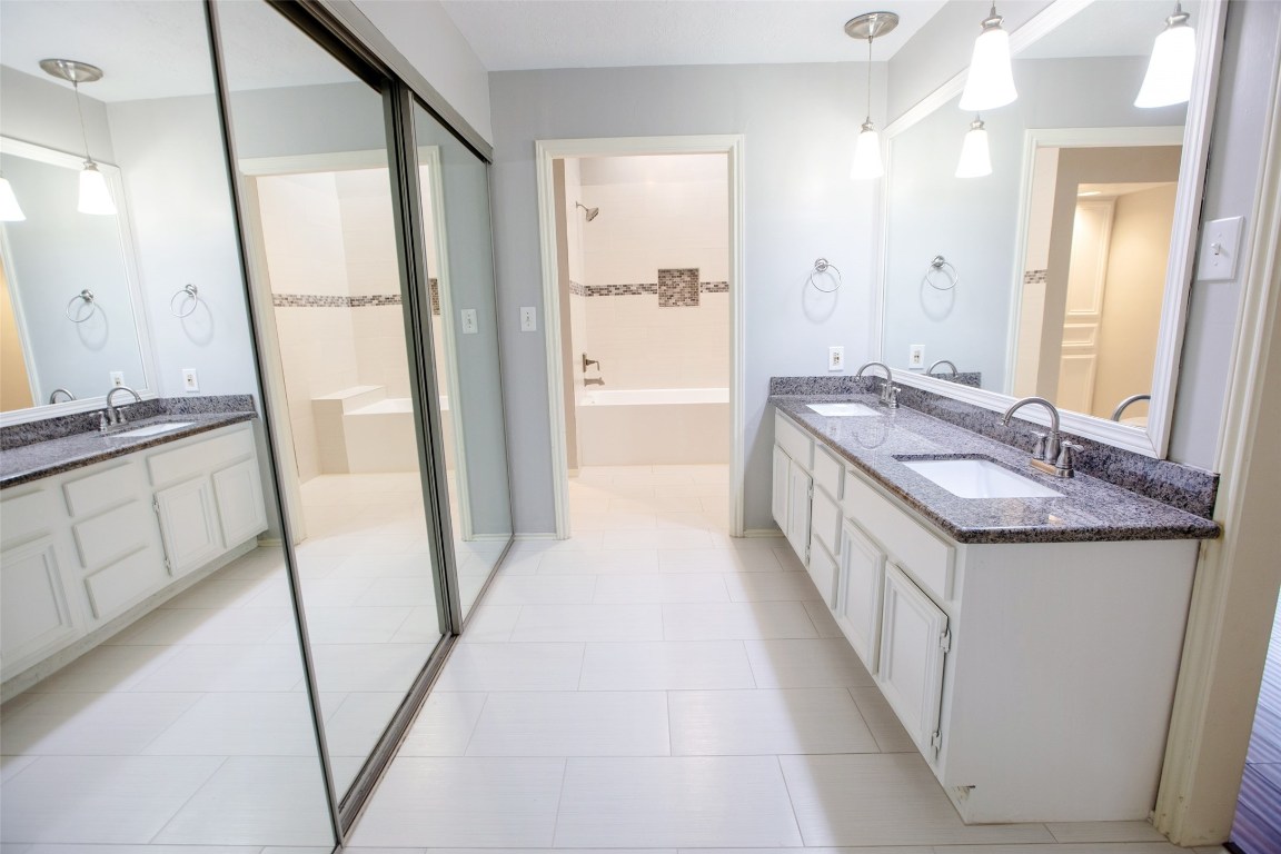 415 Abbott Circle Sugar Land, TX 77498 - Photo 16 of 19