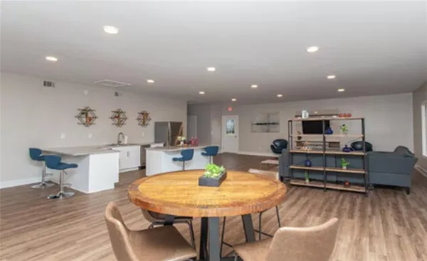 $895 | 4375 Cascade Road, Unit G075, Atlanta, GA 30331