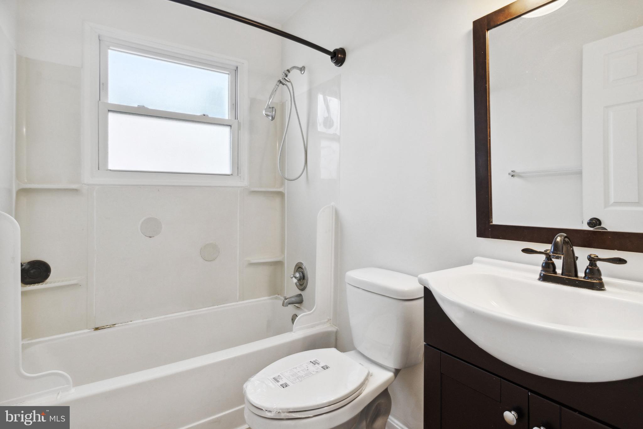 305 Hammershire Road Owings Mills, MD 21117 - Photo 20 of 31 Full Bathroom at Main Level