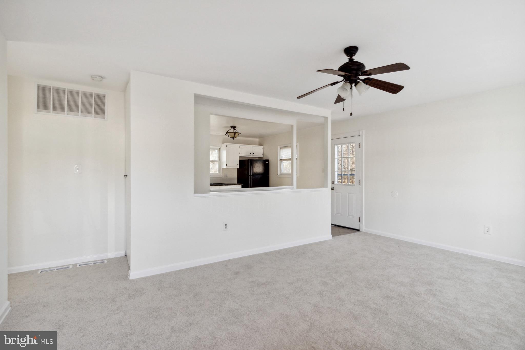 305 Hammershire Road Owings Mills, MD 21117 - Photo 3 of 31 Living Room Entry