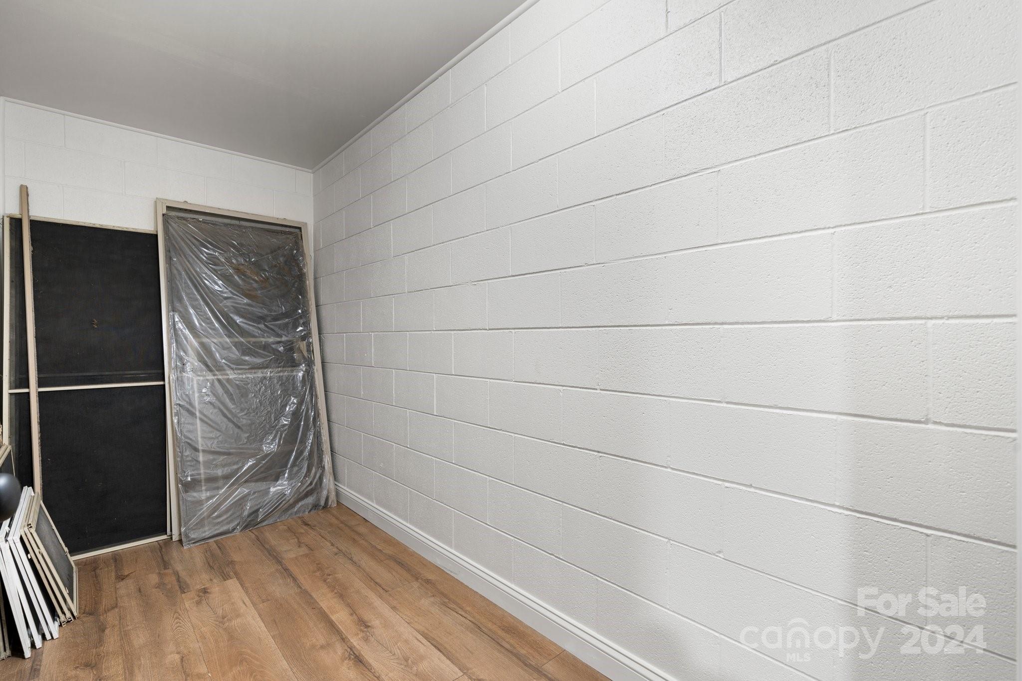 215 Blanton Road Morganton, NC 28655 - Photo 29 of 40 a view of walk in closet