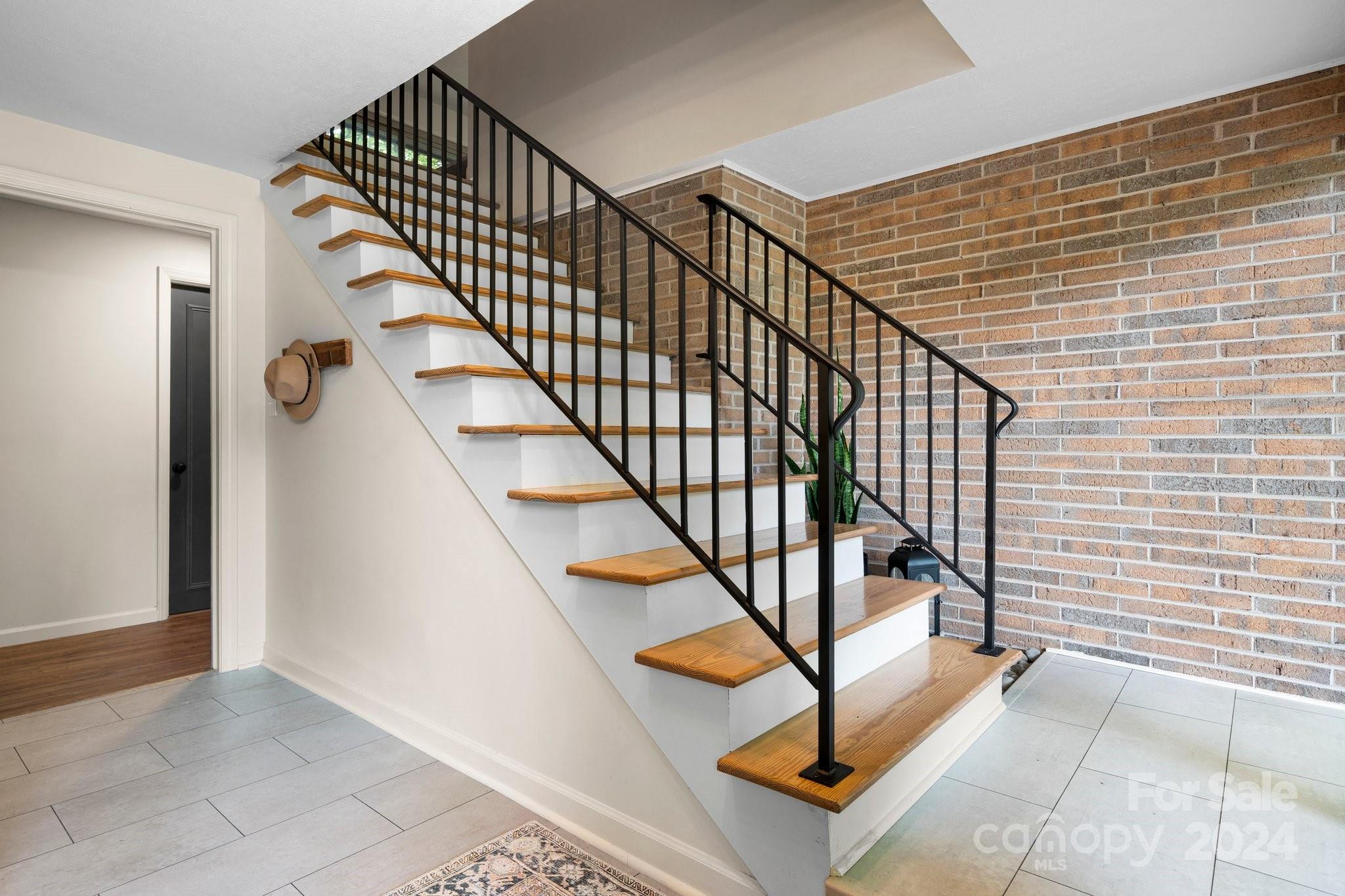 215 Blanton Road Morganton, NC 28655 - Photo 6 of 40 a view of entryway