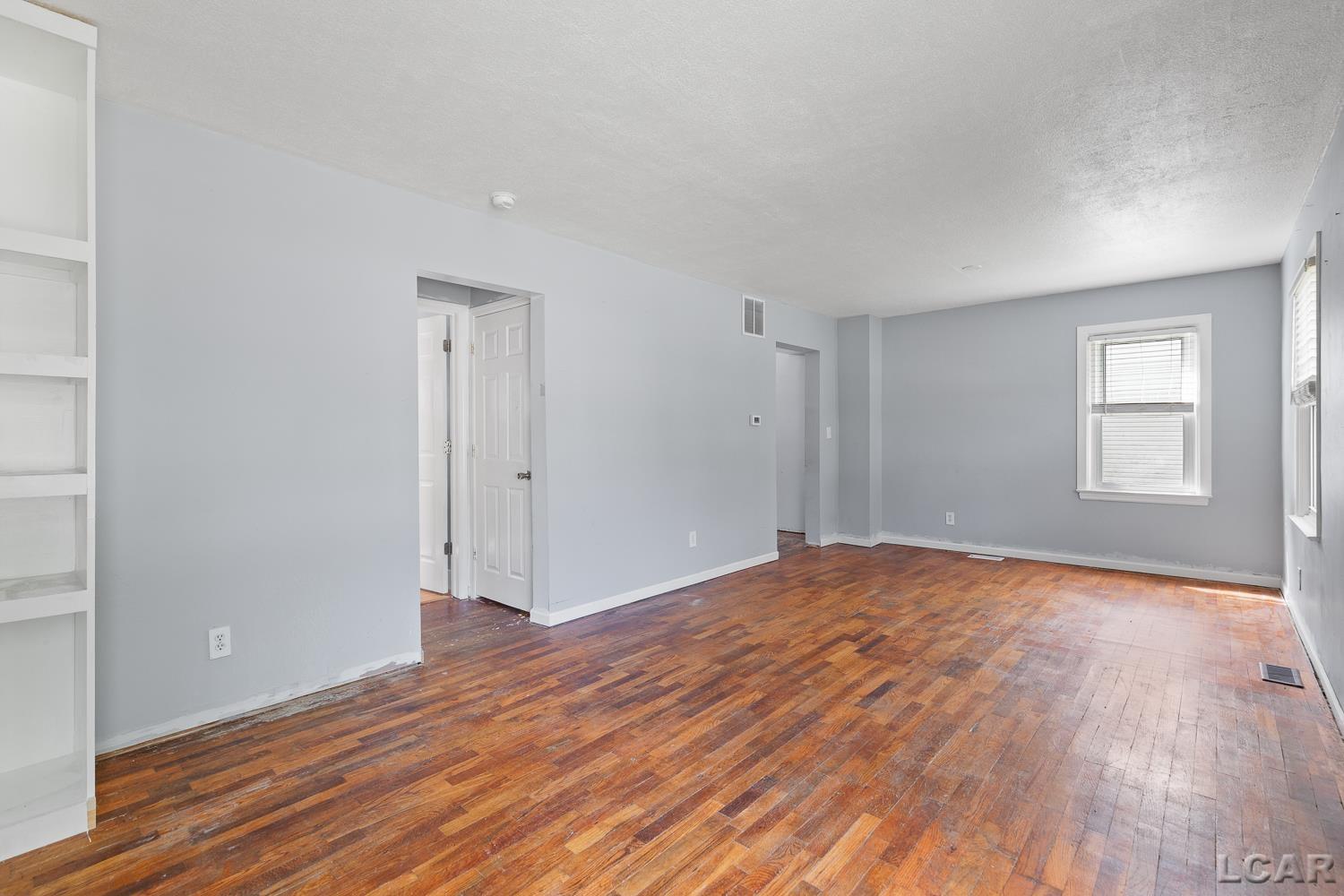 431 Oden Way Street Adrian, MI 49221 - Photo 4 of 39