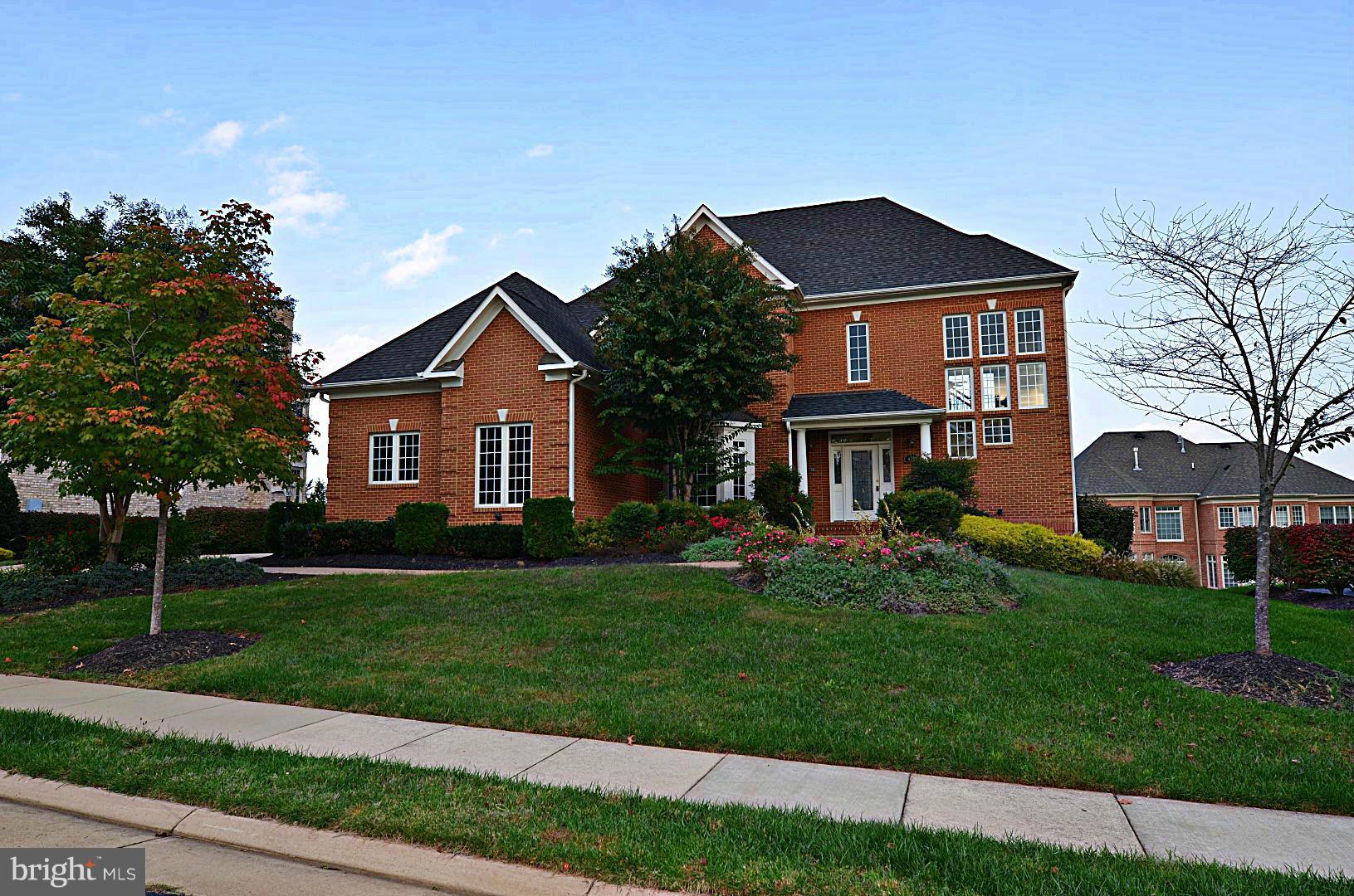 8225 Roxborough Loop Gainesville, VA 20155 - Photo 1 of 30 Exterior (Front)