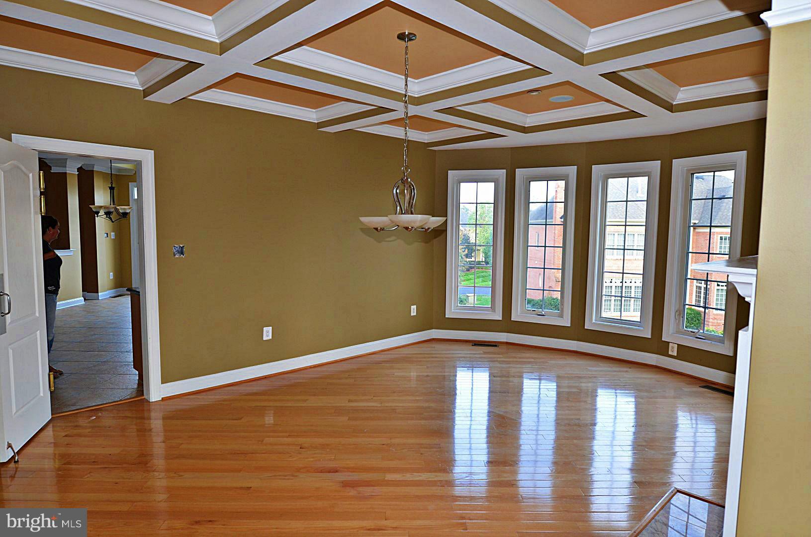 8225 Roxborough Loop Gainesville, VA 20155 - Photo 11 of 30 Dining Room