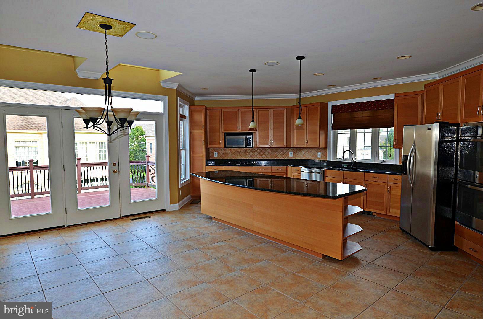 8225 Roxborough Loop Gainesville, VA 20155 - Photo 16 of 30 Kitchen