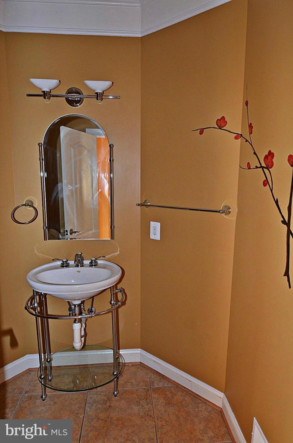 8225 Roxborough Loop Gainesville, VA 20155 - Photo 18 of 30 Bath