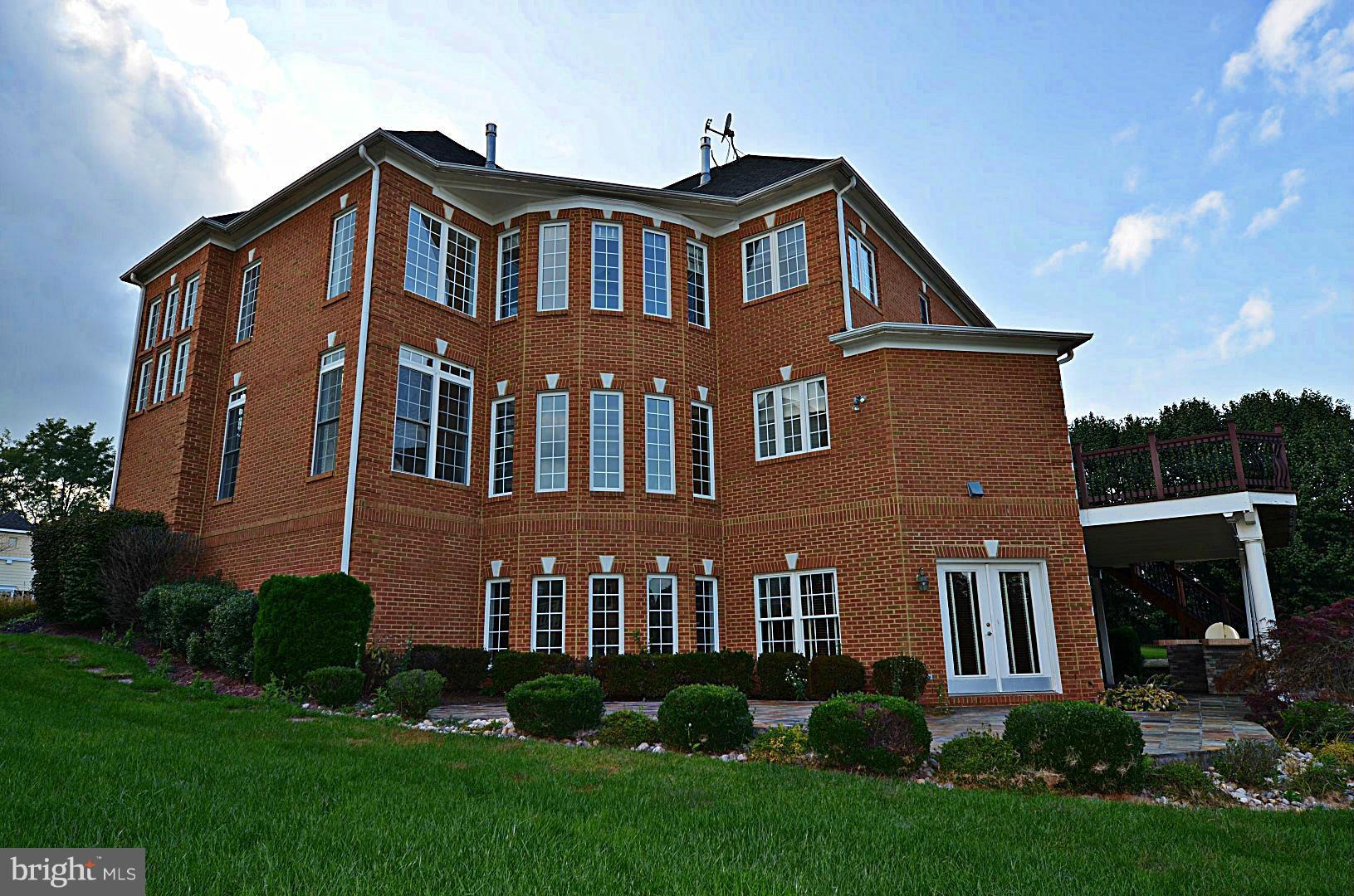 8225 Roxborough Loop Gainesville, VA 20155 - Photo 3 of 30 Exterior (Rear)