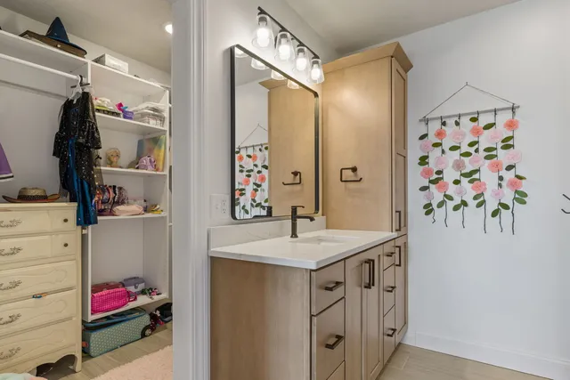 $750,000 | 4697 Mason Run, Bettendorf, IA 52722