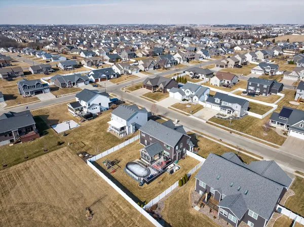 $739,900 | 4697 Mason Run, Bettendorf, IA 52722